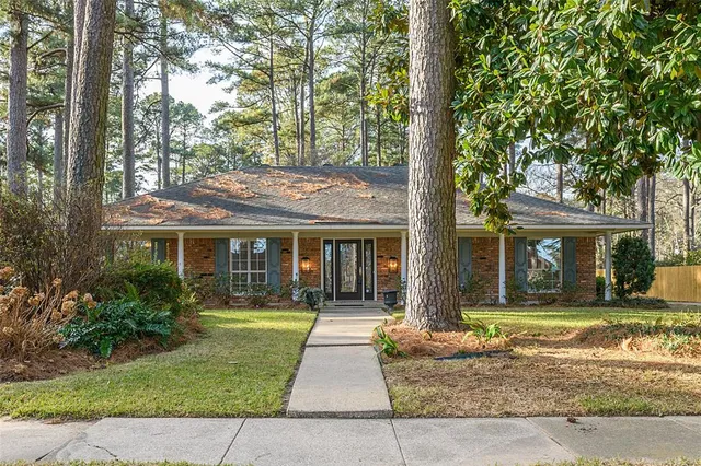 $415,000 | 720 Cobblestone Drive, Shreveport, LA 71106