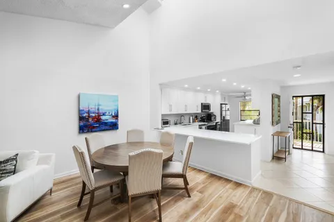 $159,900 | 61 Eastgate Drive, Unit D, Boynton Beach, FL 33436