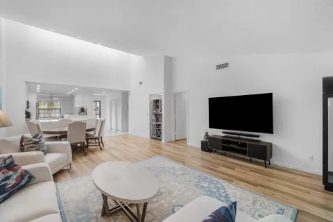 $159,900 | 61 Eastgate Drive, Unit D, Boynton Beach, FL 33436