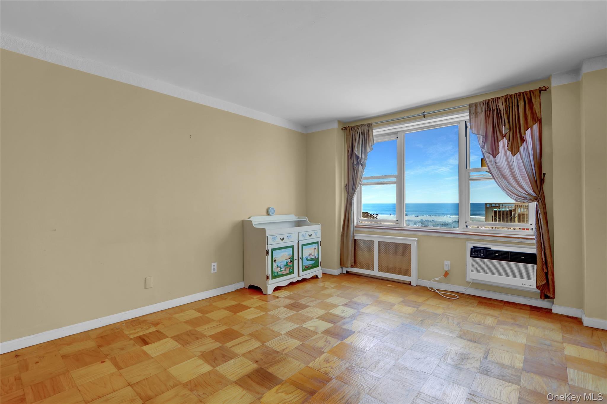 Oceanfront Apartment With Beach & Ocean-views From All Rooms...