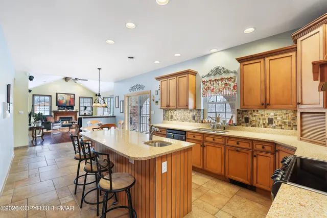 $1,599,000 | 118 Chris Ali State Place, East Stroudsburg, PA 18302