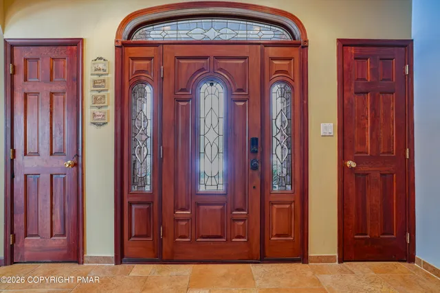 $1,599,000 | 118 Chris Ali State Place, East Stroudsburg, PA 18302