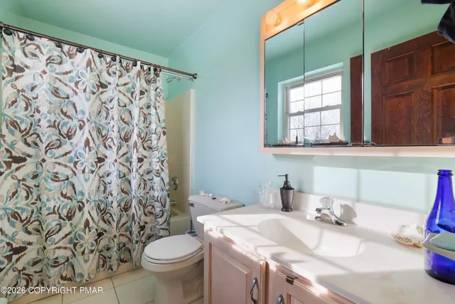 $1,599,000 | 118 Chris Ali State Place, East Stroudsburg, PA 18302