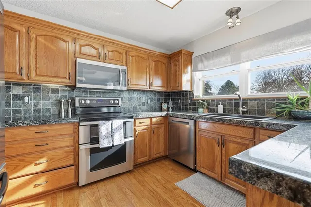 $400,000 | 1333 Southeast 12 Terrace, Lee's Summit, MO 64081