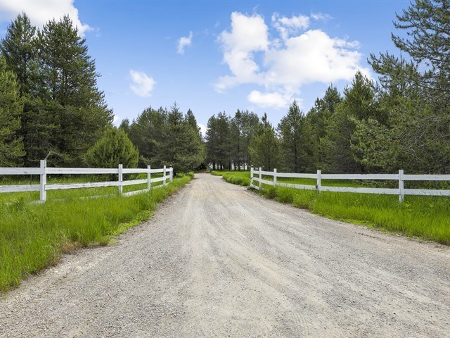 4601 South Swenson Road Clayton, WA 99110 - Photo 1 of 20