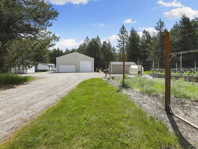 4601 South Swenson Road Clayton, WA 99110 - Photo 4 of 20
