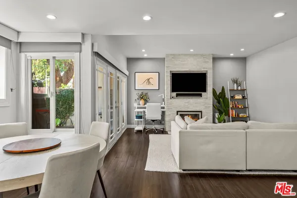 $6,700 | 2909 Arizona Avenue, Unit 15, Santa Monica, CA 90404
