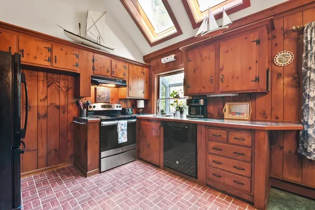 $799,900 | 14 Schoolhouse Lane, Dennis, MA 02670