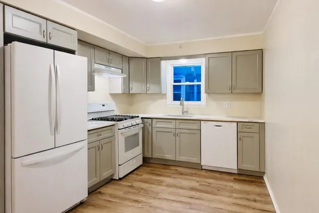 $2,400 | 37 West 7th Street, Unit 2, Bayonne, NJ 07002