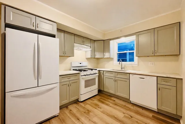 $2,400 | 37 West 7th Street, Unit 2, Bayonne, NJ 07002