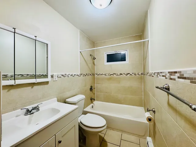 $2,400 | 37 West 7th Street, Unit 2, Bayonne, NJ 07002