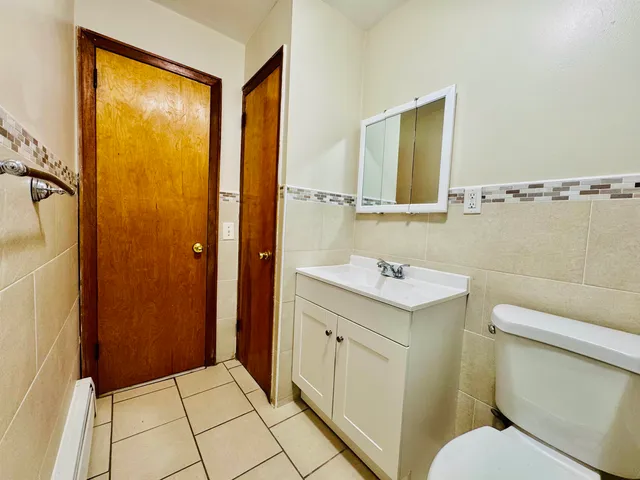 $2,400 | 37 West 7th Street, Unit 2, Bayonne, NJ 07002