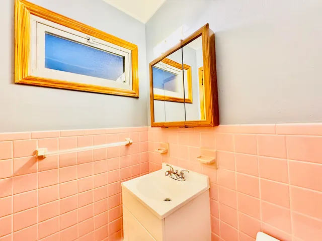 $2,400 | 37 West 7th Street, Unit 2, Bayonne, NJ 07002
