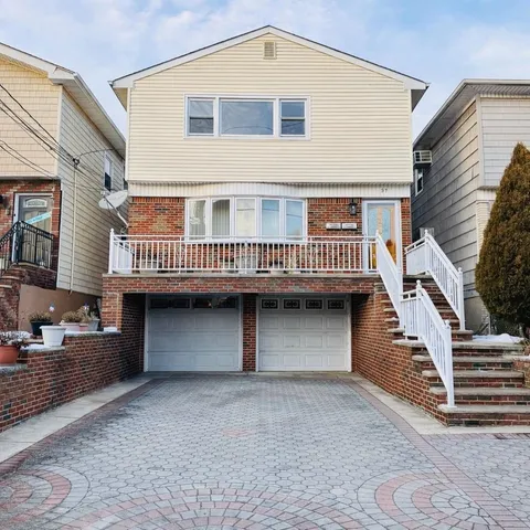 $2,400 | 37 West 7th Street, Unit 2, Bayonne, NJ 07002