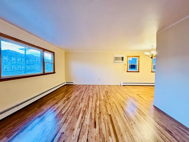 $2,400 | 37 West 7th Street, Unit 2, Bayonne, NJ 07002