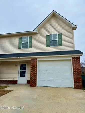 $1,500 | 2506 Bluff View Court, Unit B, Greenville, NC 27834