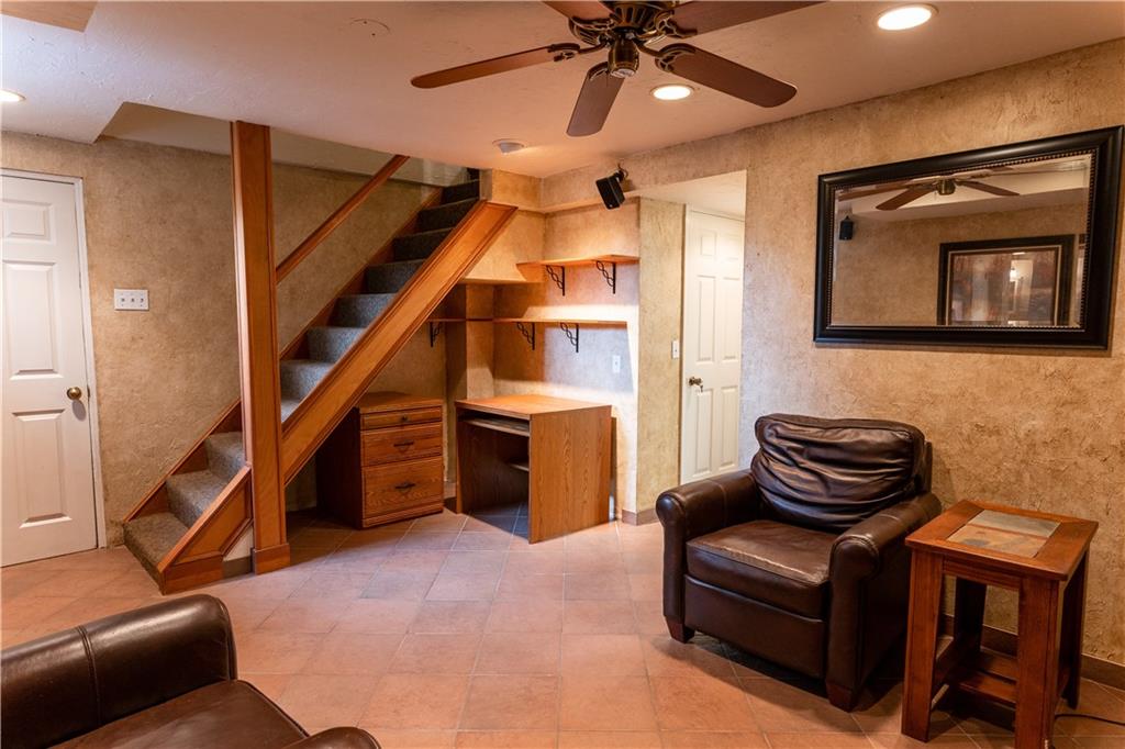 3527 Willett Road Pittsburgh, PA 15227 - Photo 14 of 25 Gallery Image 14