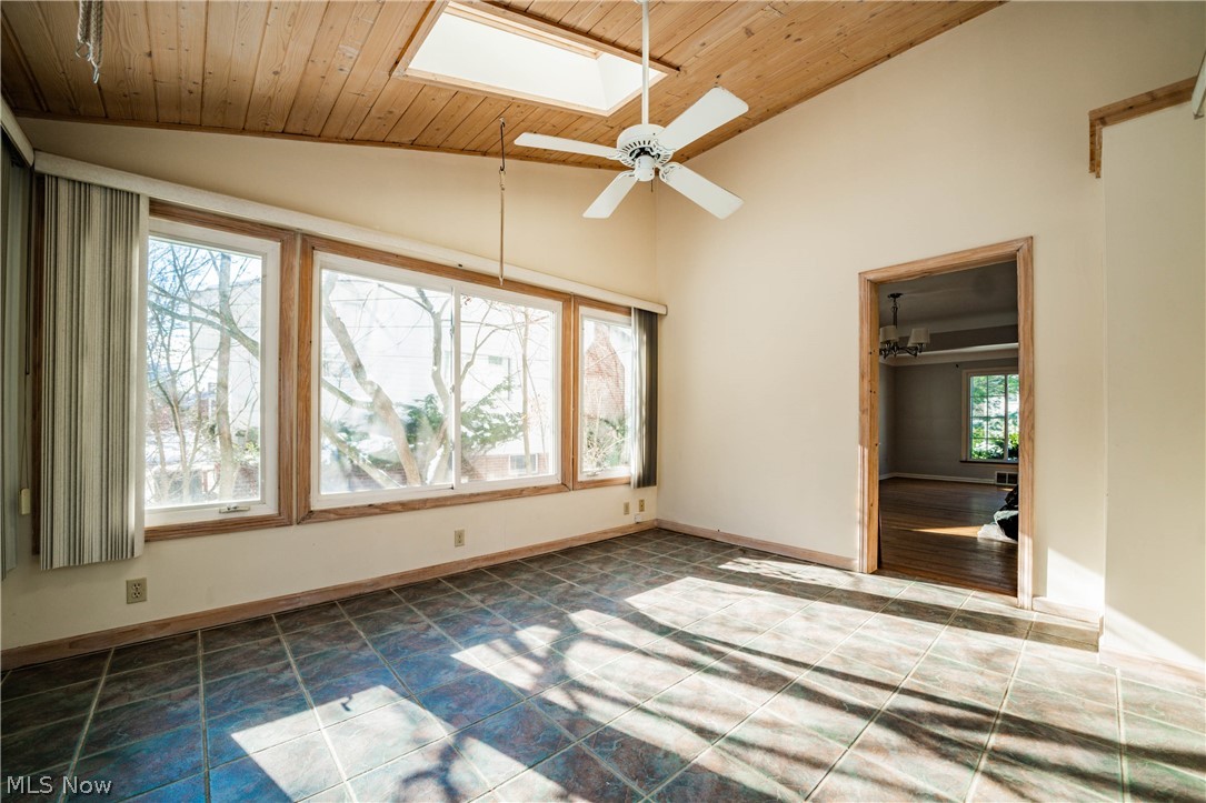 841 Englewood Road Cleveland Heights, OH 44121 - Photo 15 of 34