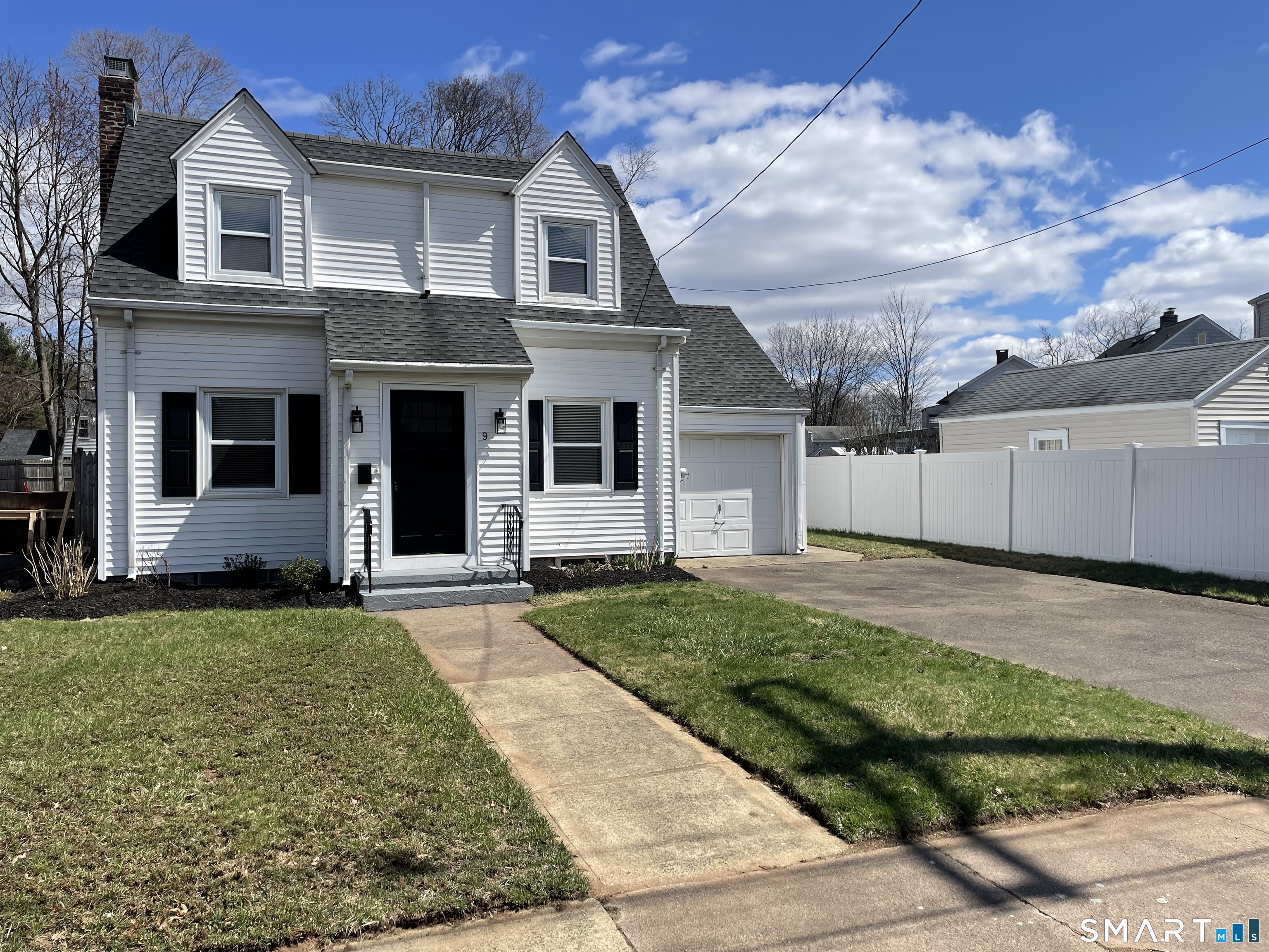 9 Bank Street Hamden, CT 06514 - Photo 1 of 20