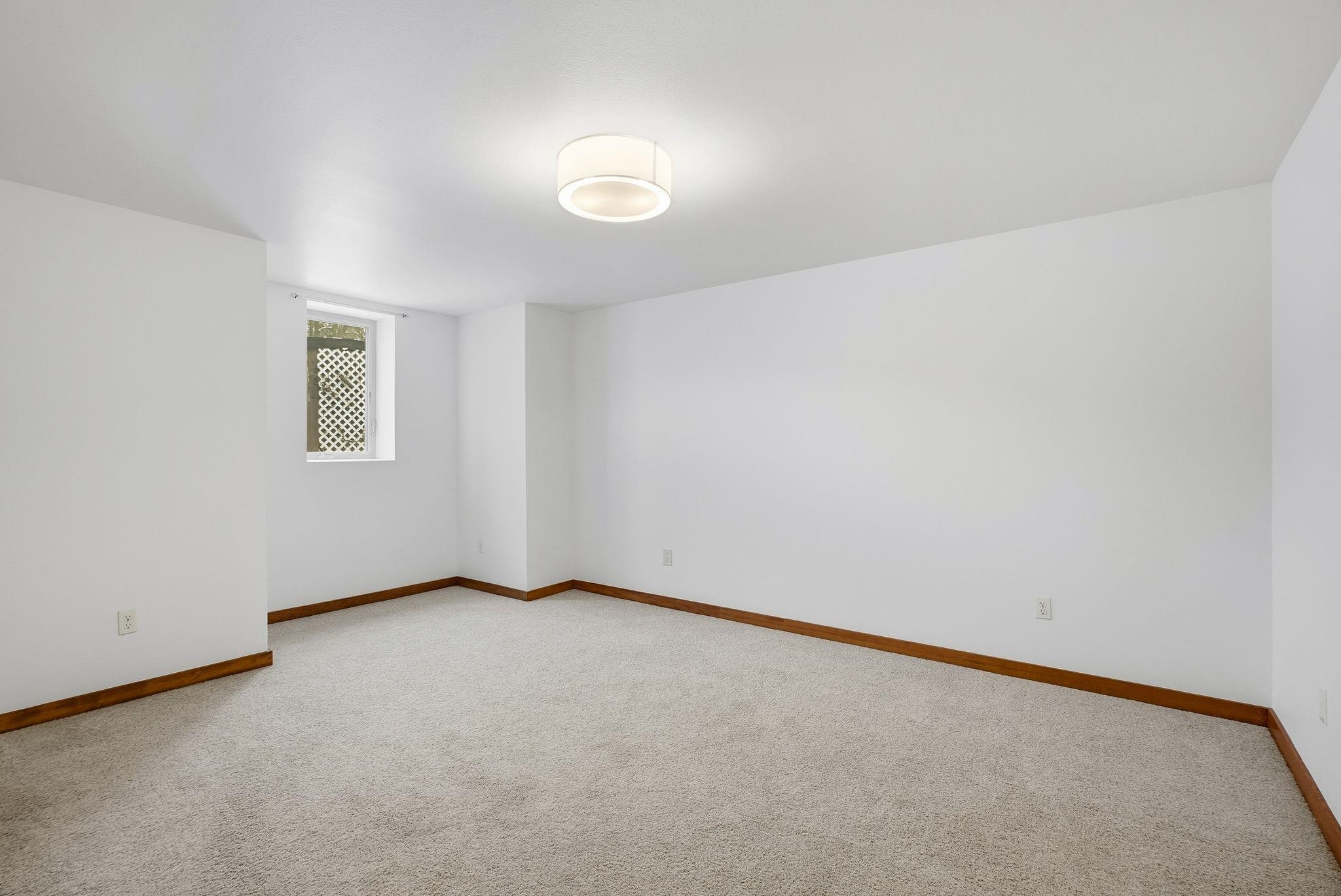 416 South Hemlock Street Spokane, WA 99201 - Photo 25 of 36