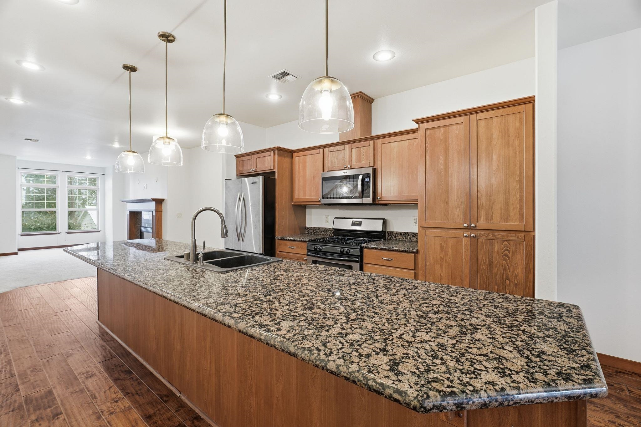 416 South Hemlock Street Spokane, WA 99201 - Photo 9 of 36