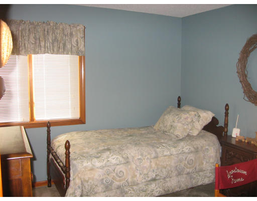 711 Amostown Road West Springfield, MA 01089 - Photo 15 of 22