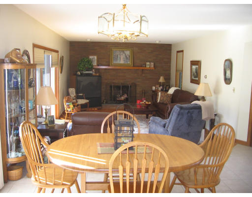 711 Amostown Road West Springfield, MA 01089 - Photo 20 of 22