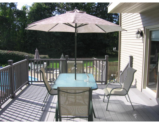 711 Amostown Road West Springfield, MA 01089 - Photo 9 of 22