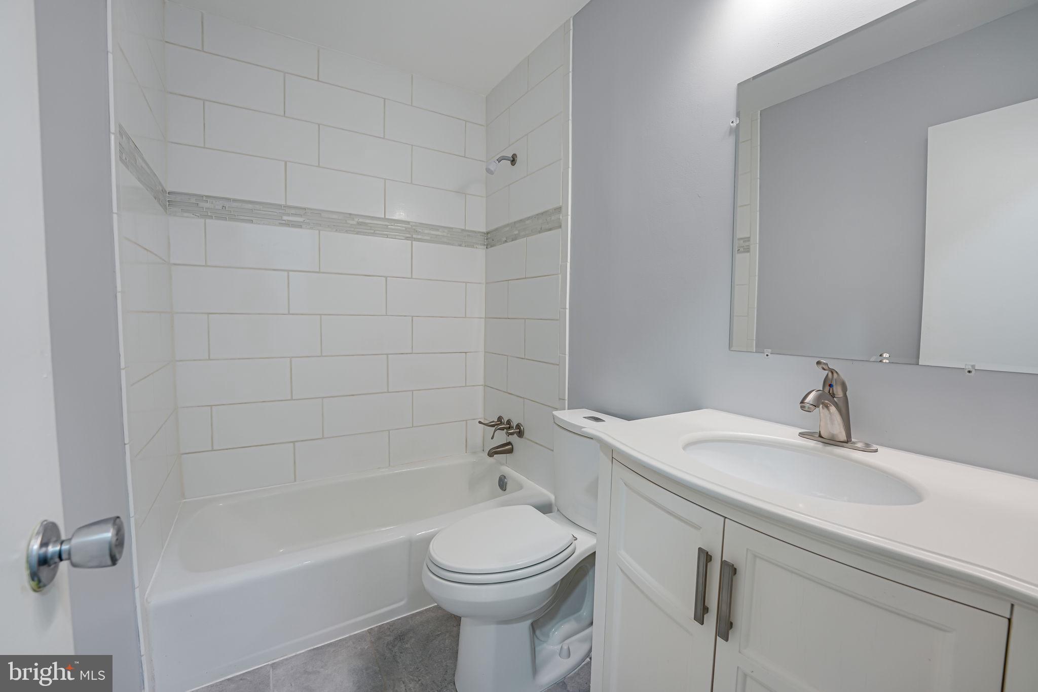 11601 Vantage Hill Road, Unit 22B Reston, VA 20190 - Photo 21 of 37 Full Bath.