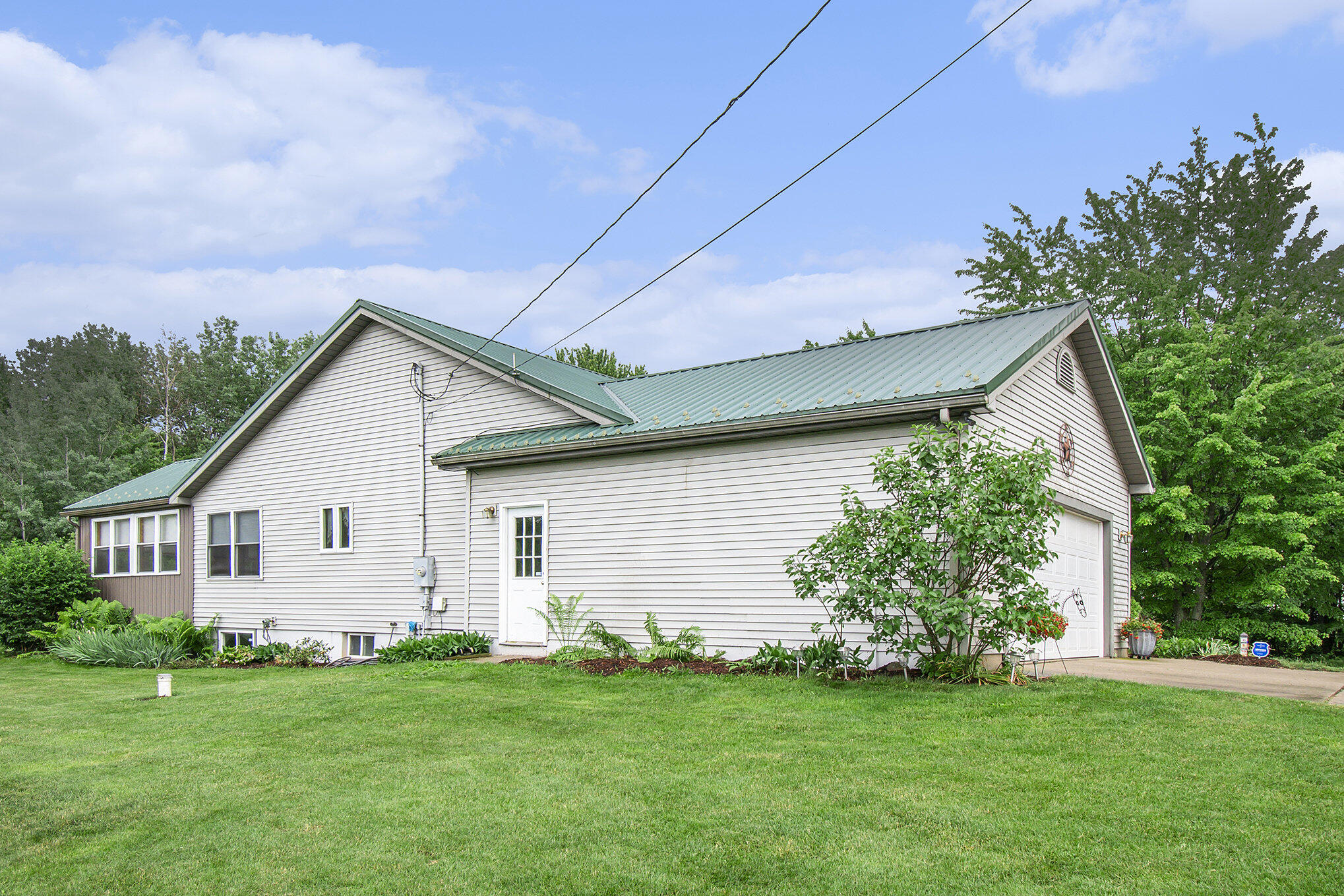 1701 South Stewart Road Charlotte, MI 48813 - Photo 42 of 43 002_ndp7335