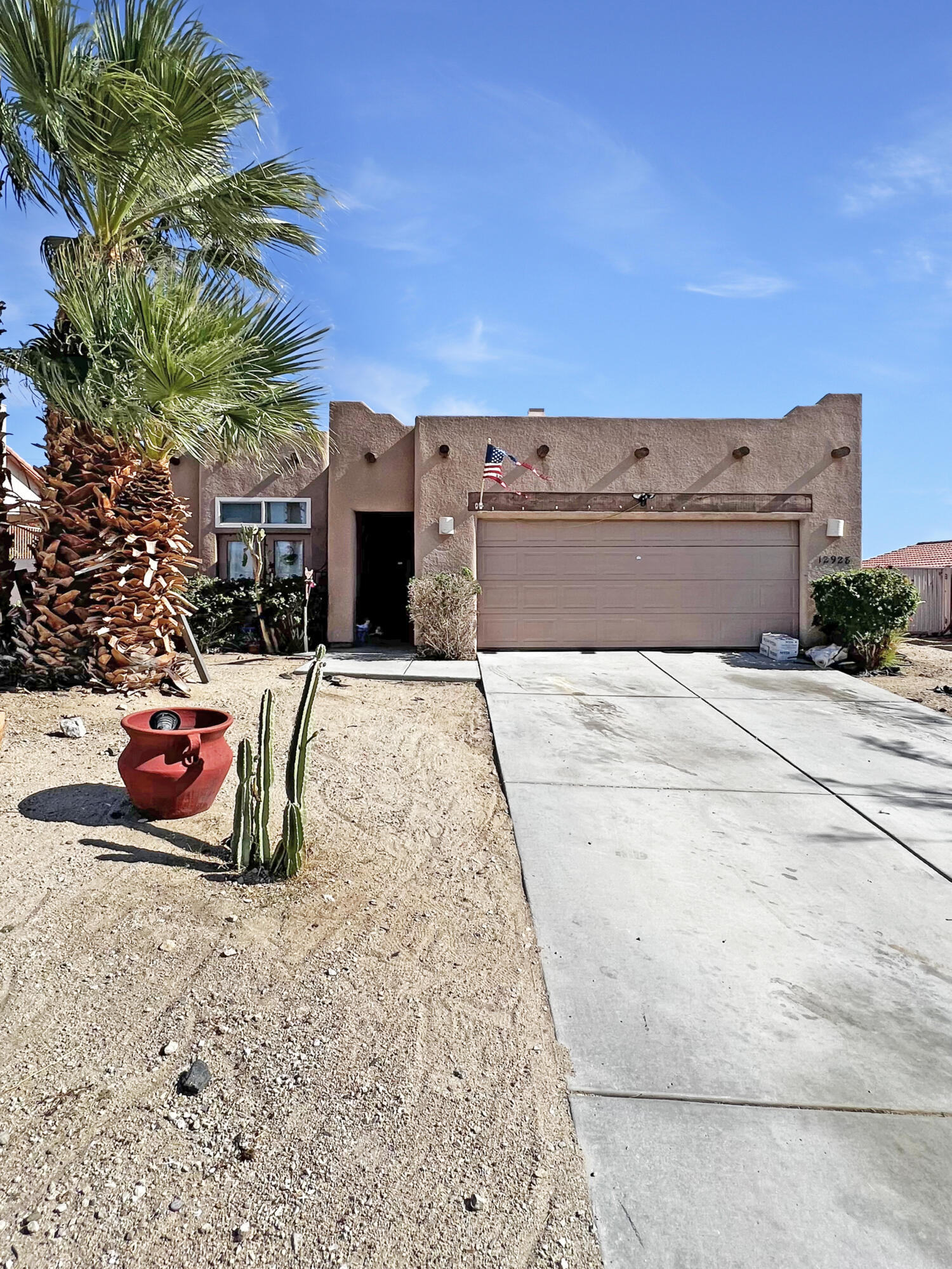 12928 Agua Cayendo Road Desert Hot Springs, CA 92240 - Photo 14 of 21 a view of outdoor space with seating