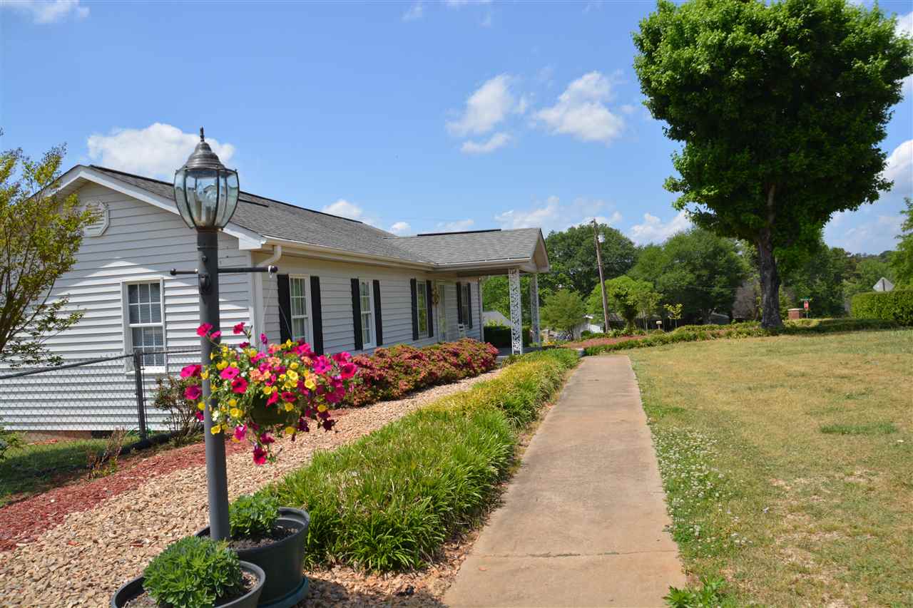 15 Coastline Drive Inman, SC 29349 - Photo 1 of 9 Gallery Image 1