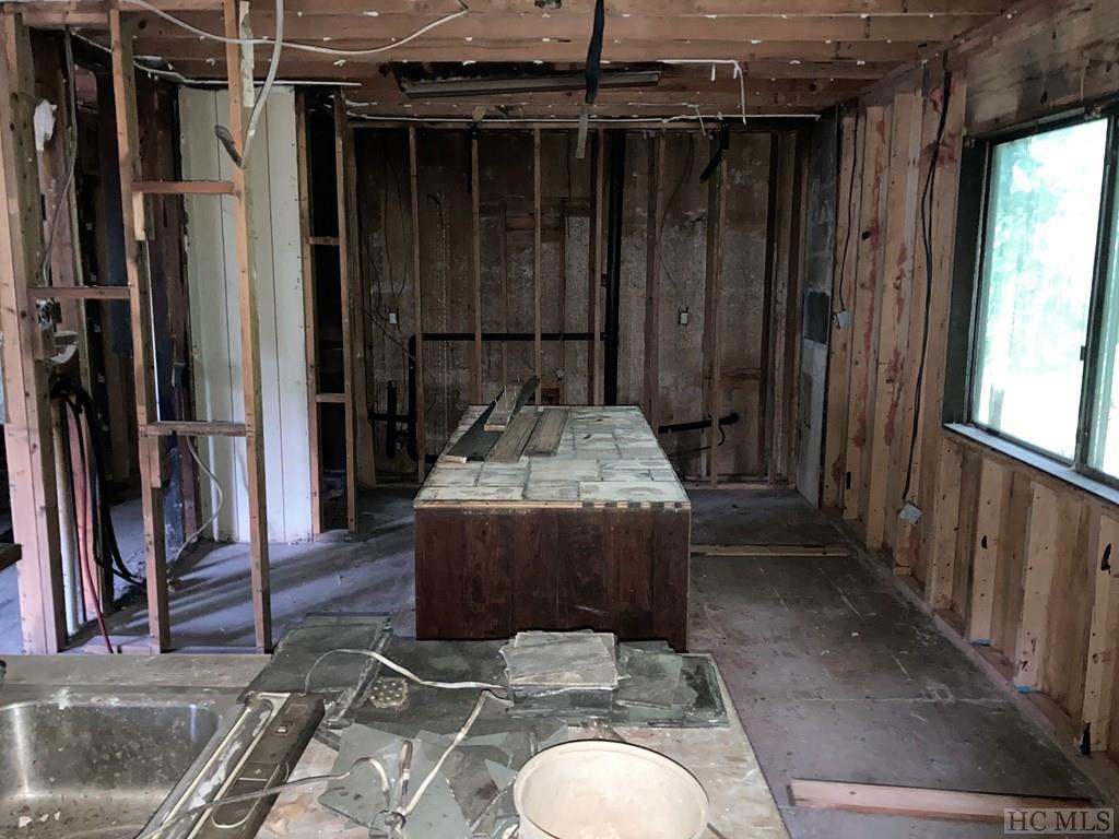 40 Soldier Point Cullowhee, NC 28723 - Photo 13 of 16 Gallery Image 13