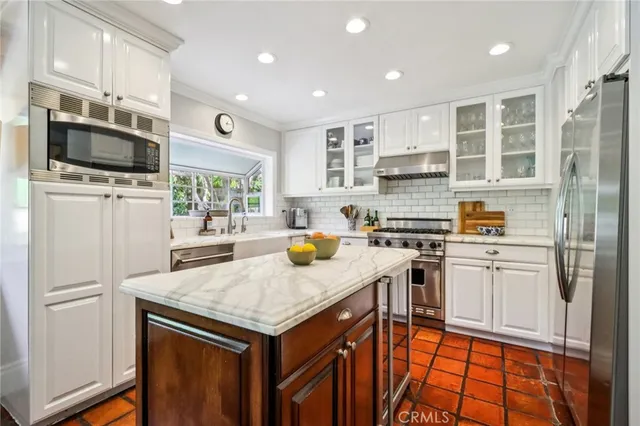 $3,750,000 | 2224 Aralia Street, Newport Beach, CA 92660