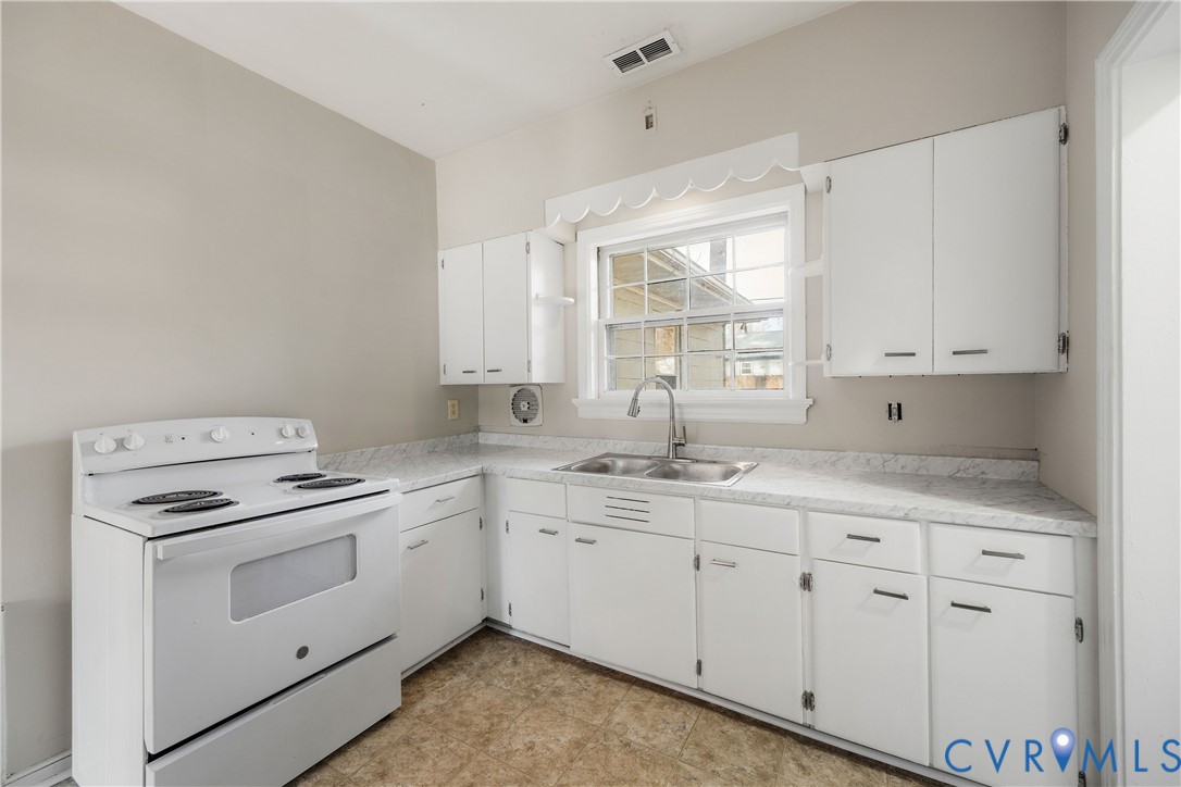 2506 Kenmore Road Henrico, VA 23228 - Photo 6 of 37