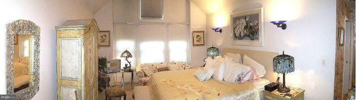 Bedroom (Master)
