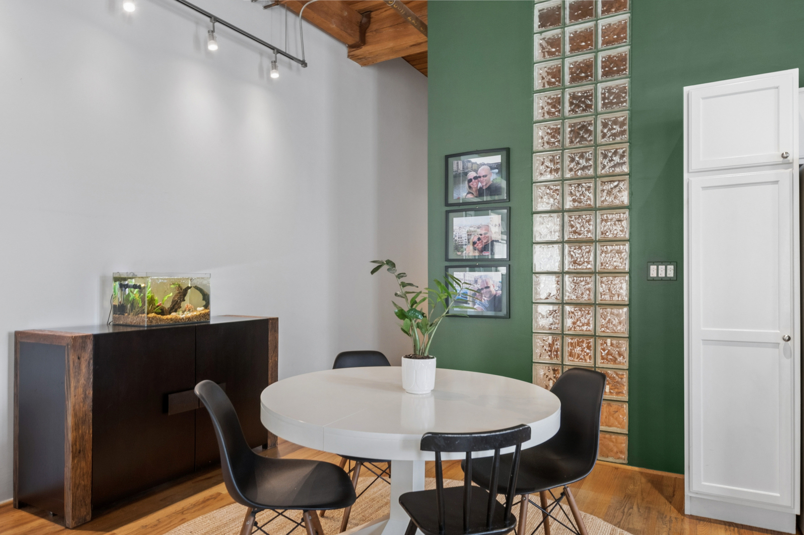 920 West Sheridan Road, Unit 308 Chicago, IL 60613 - Photo 11 of 20