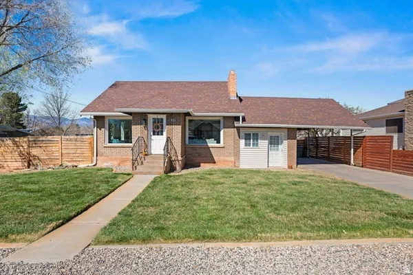 $400,000 | 39 East 300 South, Hurricane, UT 84737
