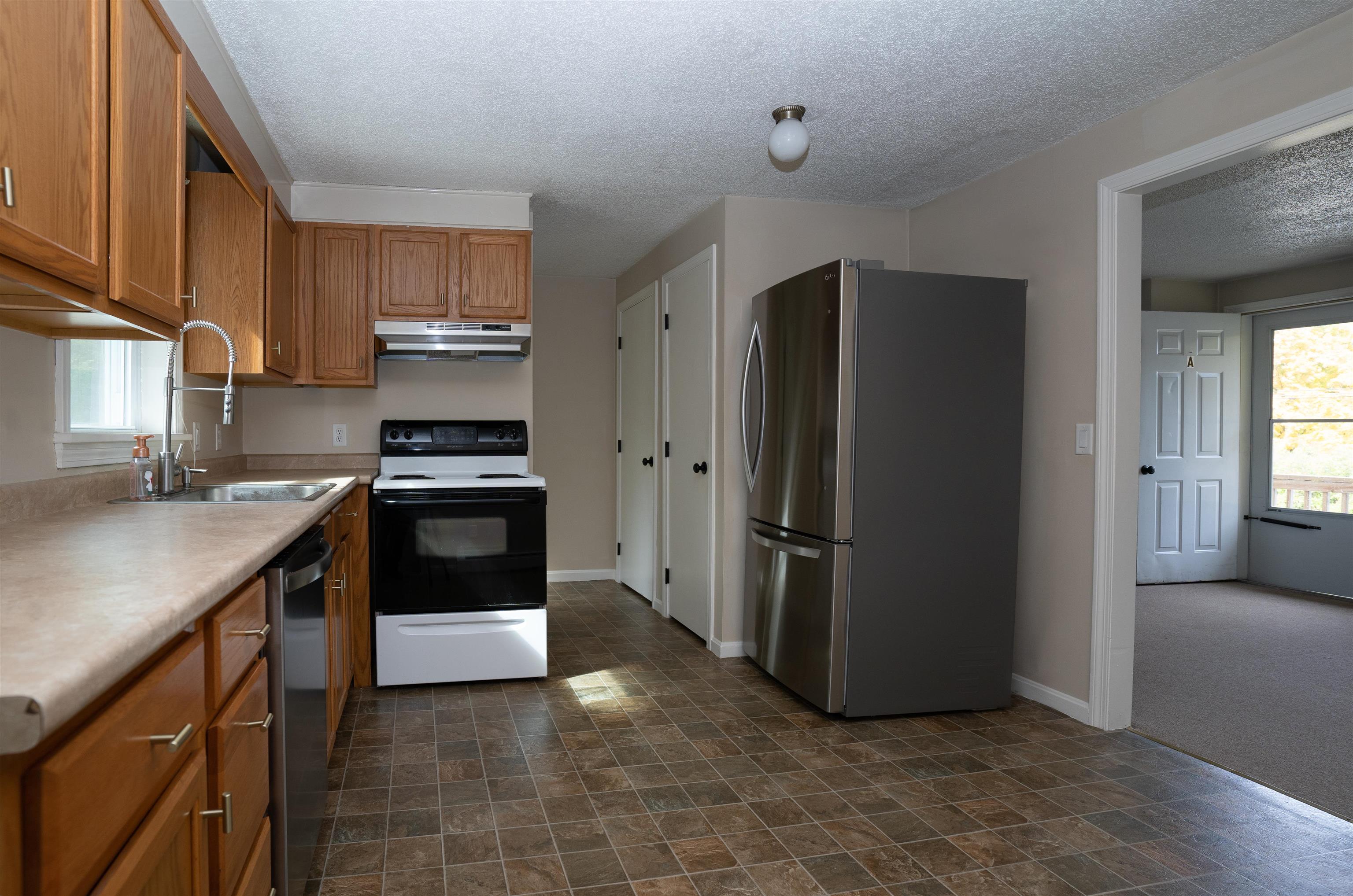 55 Old Derry Road Londonderry, NH 03053 - Photo 17 of 25
