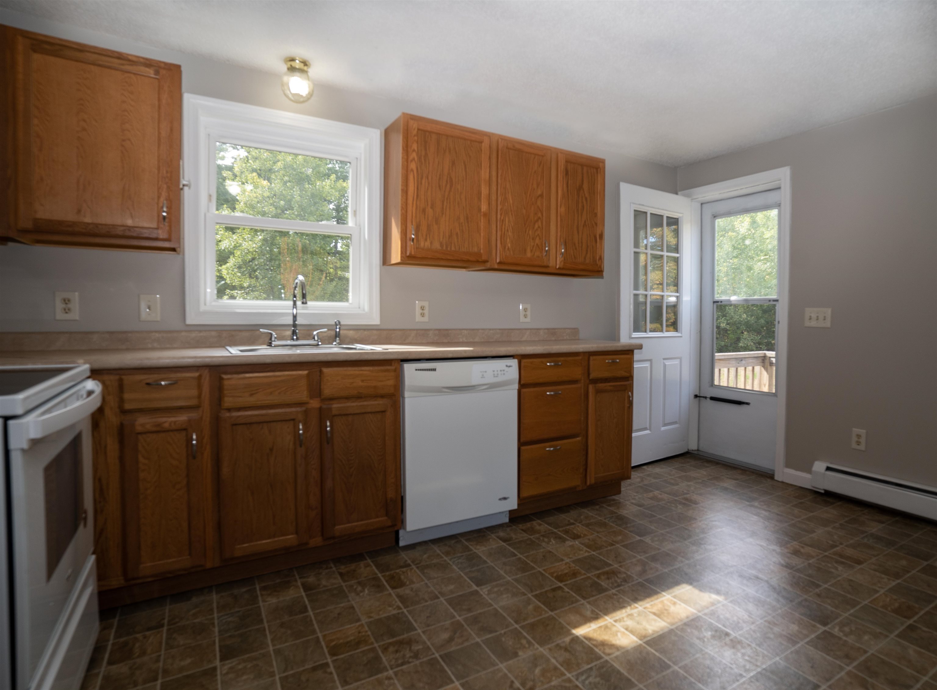 55 Old Derry Road Londonderry, NH 03053 - Photo 8 of 25