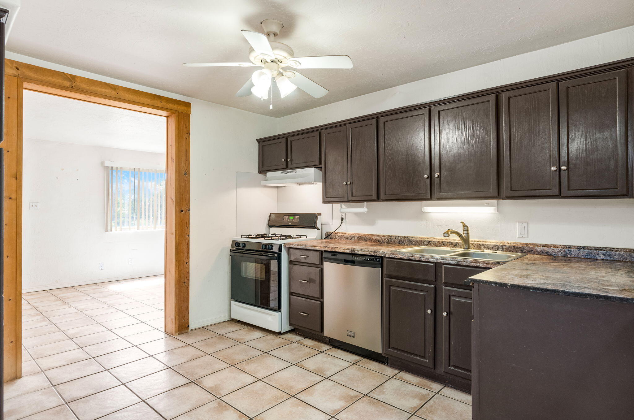 8909 Shoshone Road Northeast Albuquerque, NM 87111 - Photo 9 of 35 Gallery Image 9