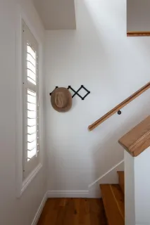 a view of entryway with window