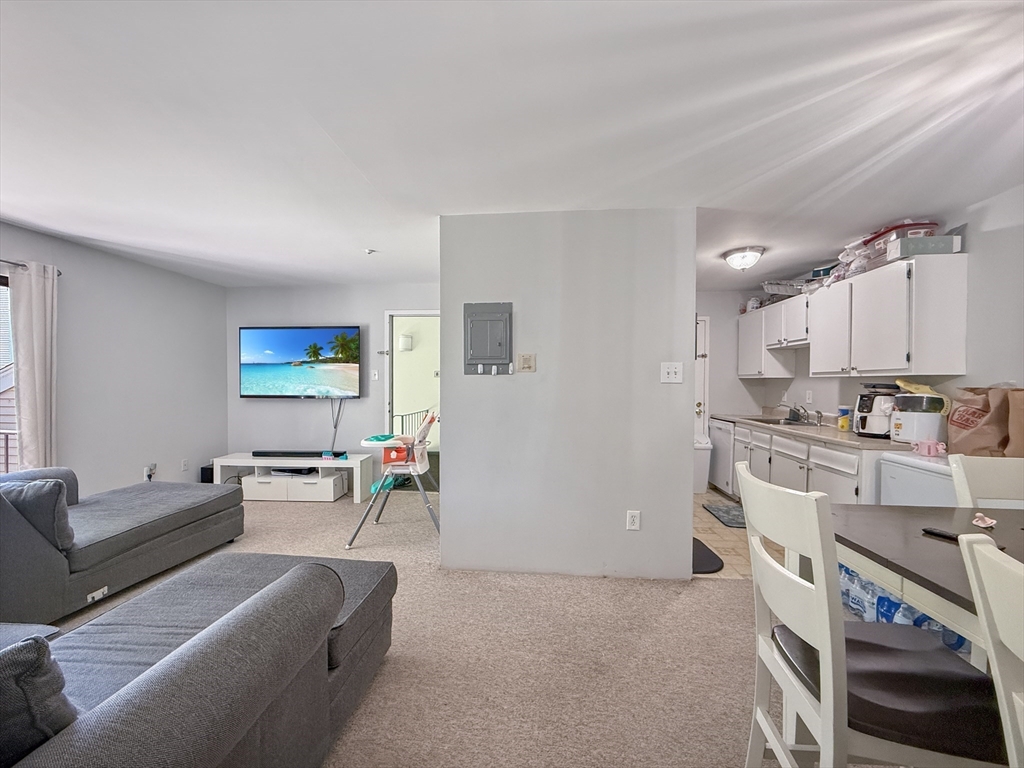 2 Village Way, Unit 6 Natick, MA 01760 - Photo 3 of 20