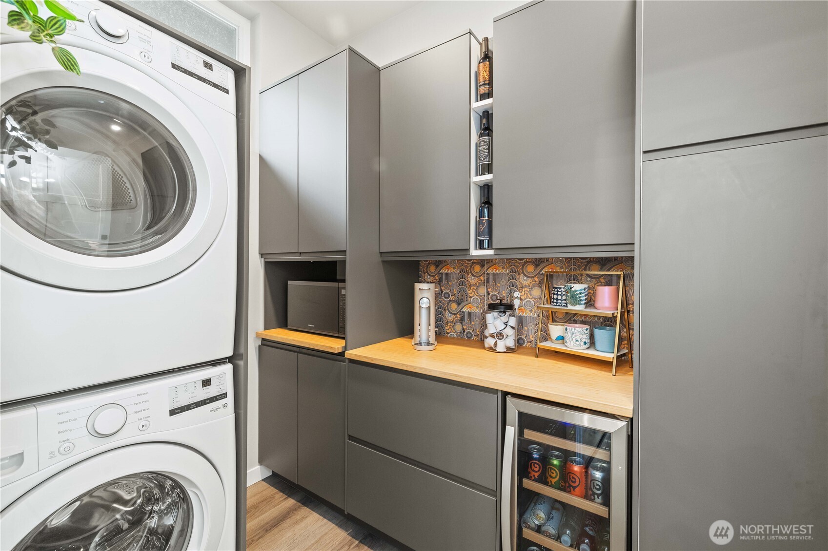 1208 Harrington Avenue Northeast Renton, WA 98056 - Photo 13 of 40 a utility room with dryer and washer