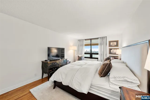 $4,750 | 800 Palisade Avenue, Unit 1502, Fort Lee, NJ 07024