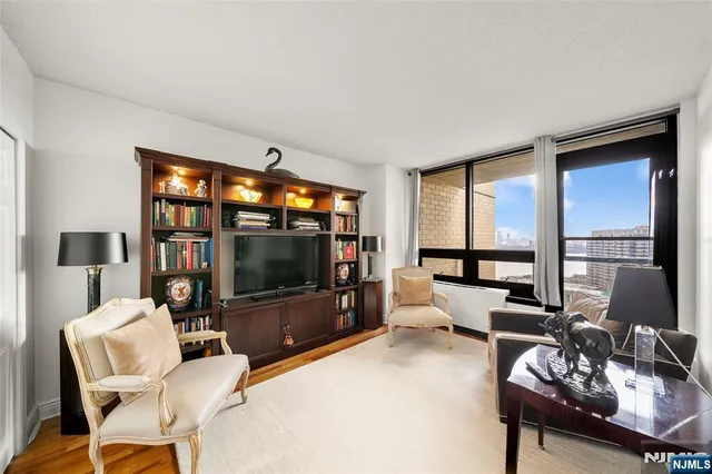 $4,750 | 800 Palisade Avenue, Unit 1502, Fort Lee, NJ 07024