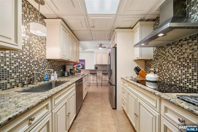 $4,750 | 800 Palisade Avenue, Unit 1502, Fort Lee, NJ 07024