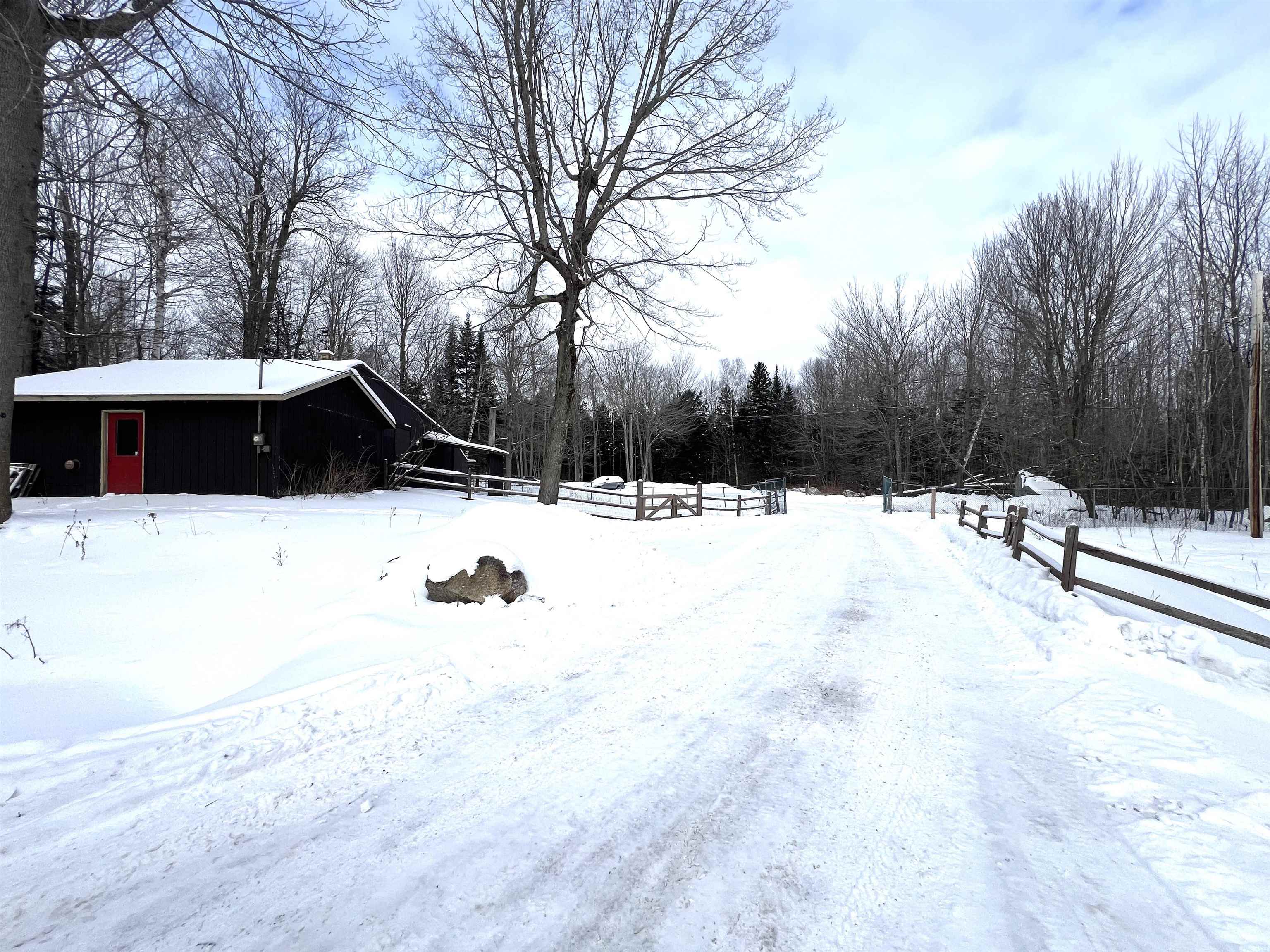 3 Valley Road Gorham, NH 03581 - Photo 10 of 44