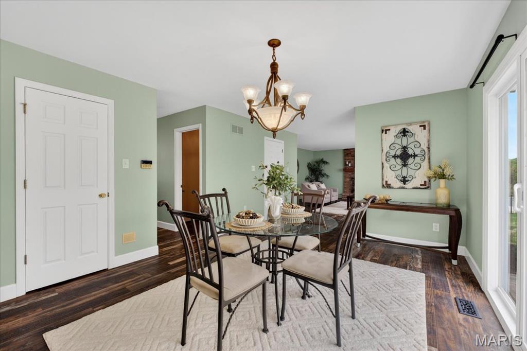 5527 Hennsley Circle Weldon Spring, MO 63304 - Photo 9 of 33