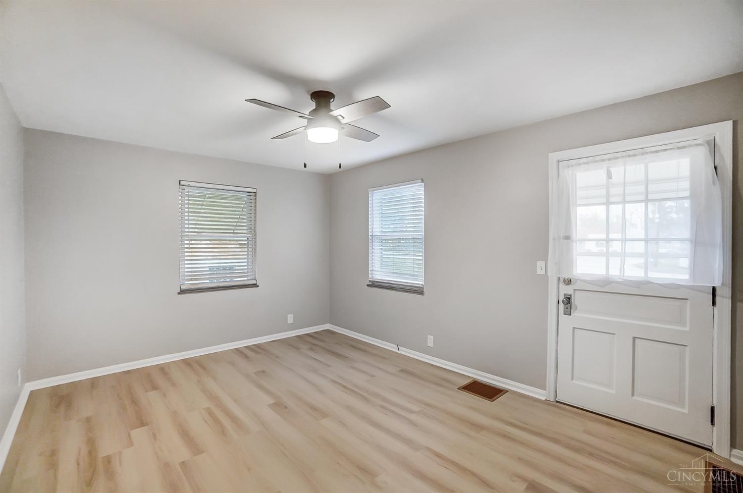 3511 West Galbraith Road Cincinnati, OH 45239 - Photo 7 of 42